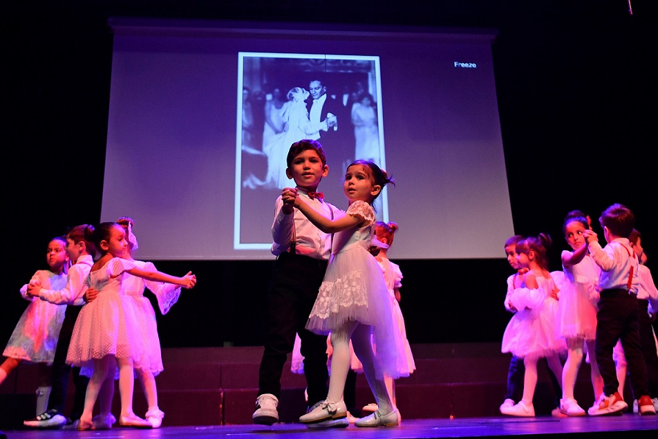 Mi̇ni̇kler Cumhuri̇yet Coşkusunu Sahneye Taşidi (1)