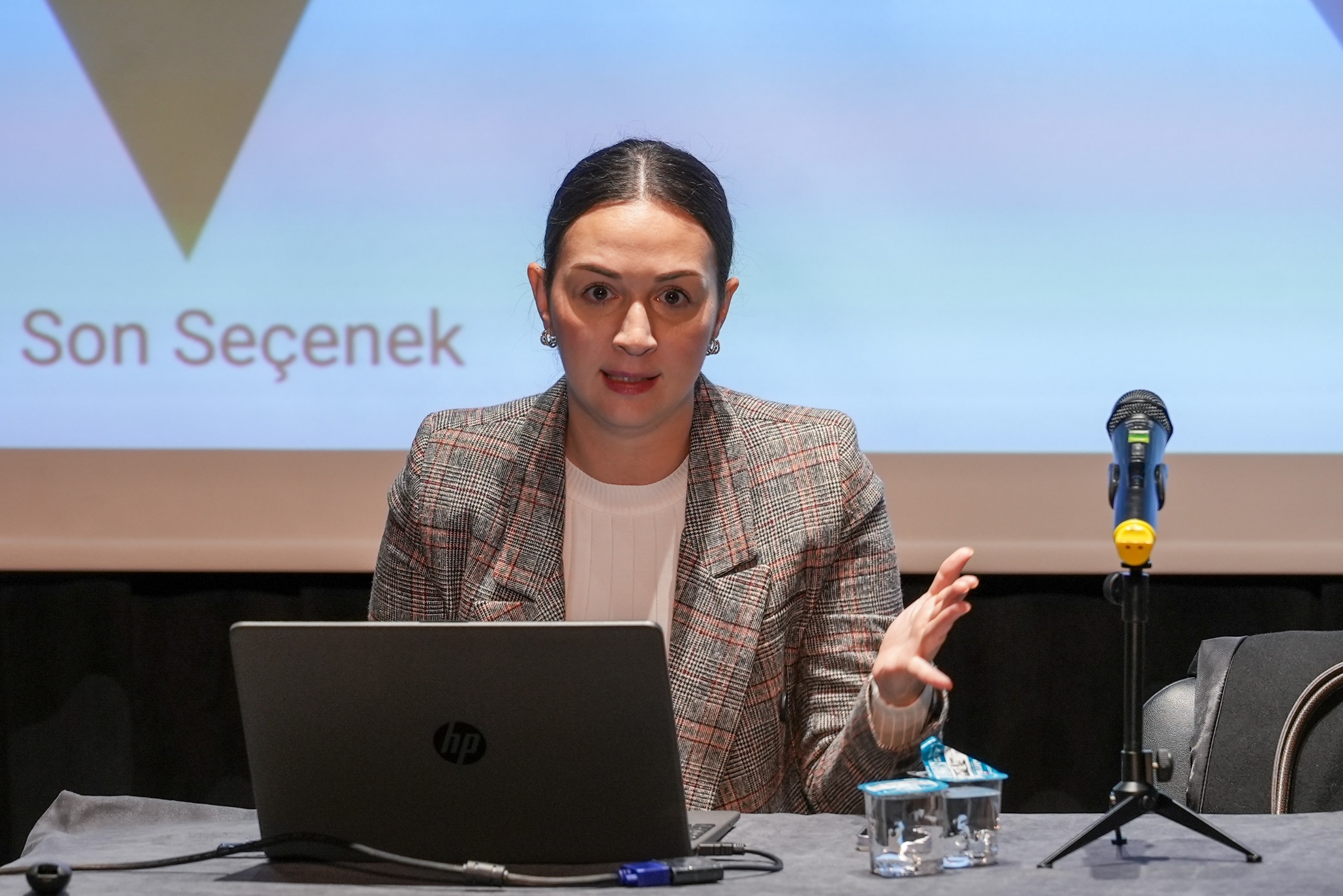 6Da199A7 7207 4C05 B7C8 Dd4F7C8Caf43 (1)