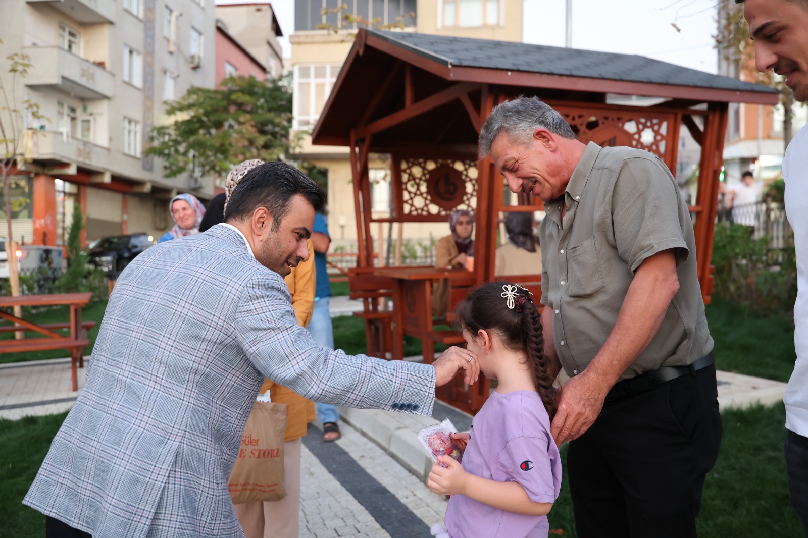 Bağcılar, Millet Ve Mahalle Bahçeleriyle Donatılıyor (11)