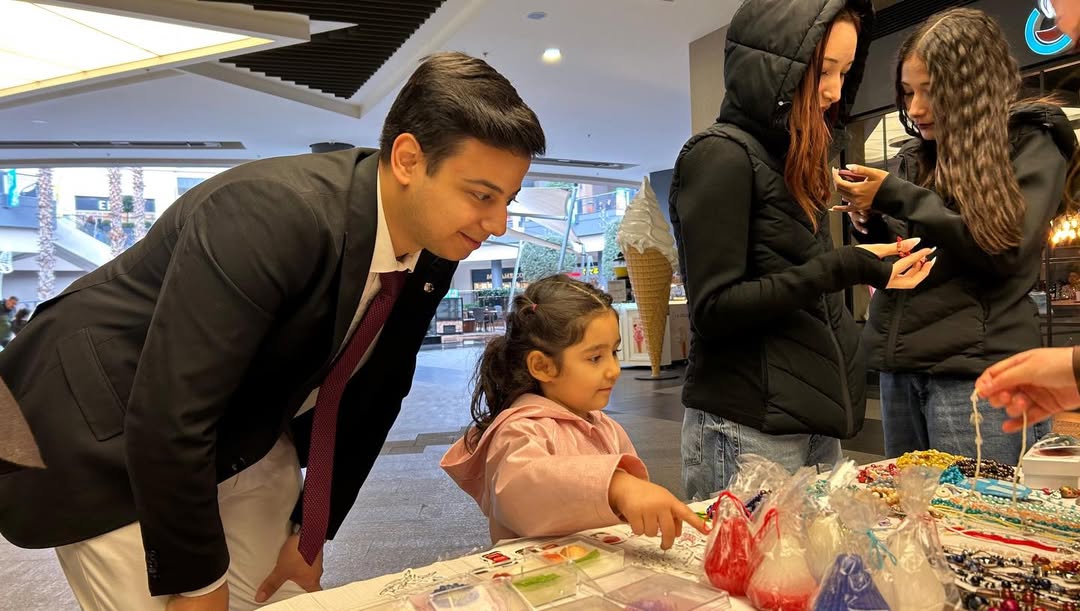 Küçükçekmece Kent Konseyi Gençlik Meclisi Başkanı Efe Yılmaz Koordinesinde, Ilçemizde Yaşayan Ço (4)