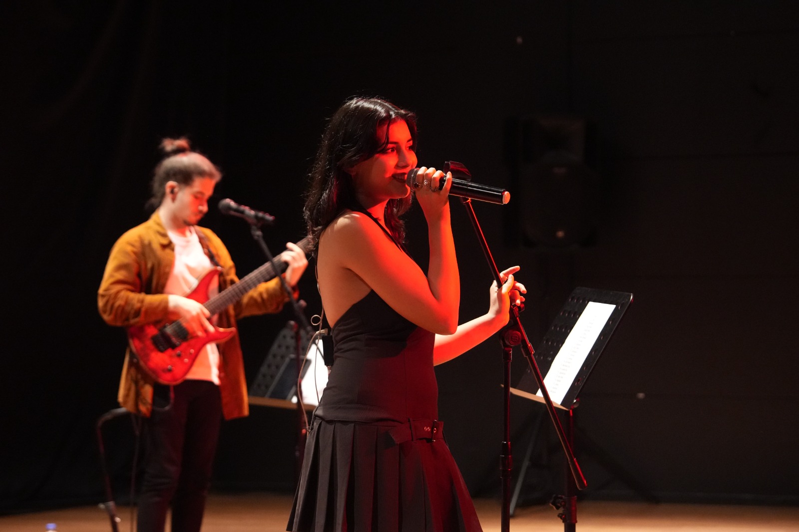 Uğur Mumcu Kültür Merkezi’nde Grup Flakes Konseri (1) (1)