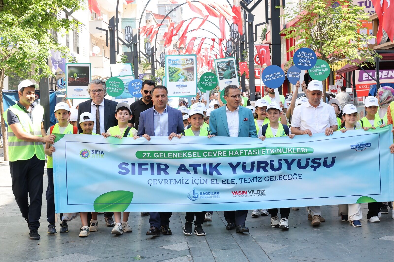 Bağcılarlı Miniklerden Sıfır Atık Defilesi